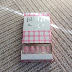 Red Aspen Nail Dashes